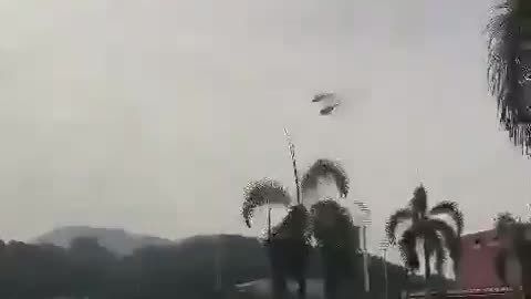 🚨 BREAKING: 2 MILITARY HELICOPTERS CRASH AFTER MID-AIR COLLISION IN MALAYSIA All 10 people killed.