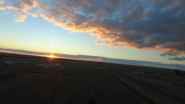 221109Go_PPGFrklnTaG_NTaxiwayBehindCop