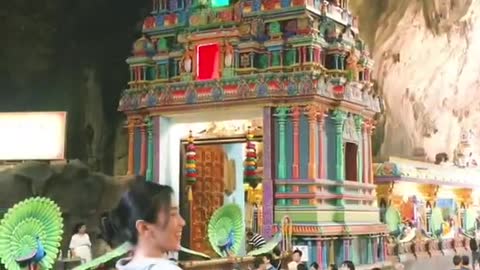 When in Malaysia - Batu Caves - KAARTISTA - HAPPY HEART 23 - #auRAdventures