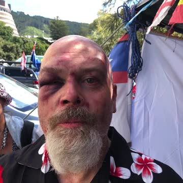 New Zealand: Criminals dressed as Cops