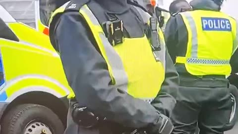 Faaaar Right Protester Aressted In London :) :)