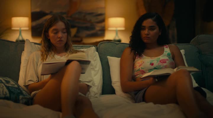 The White Lotus (2021) - Are you worried we're going to get Bored?