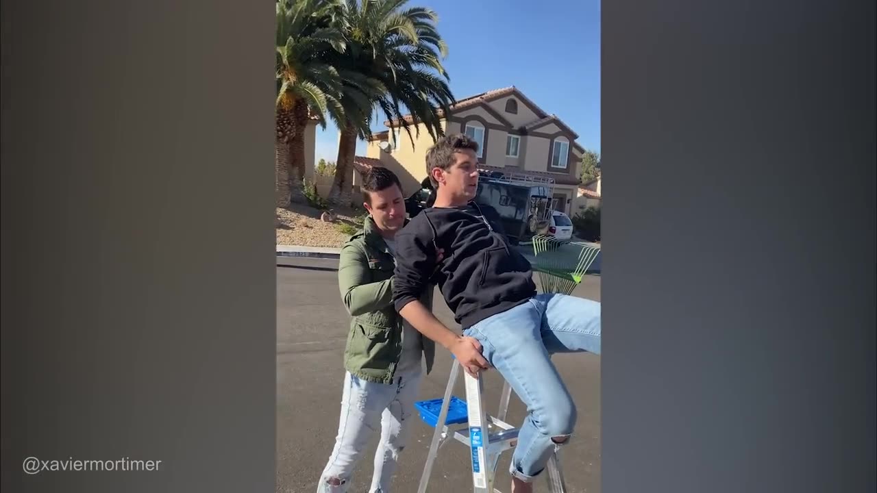 WALKING ON A STREET LIGHT