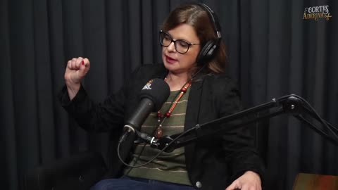 CANDIDATA COMUNISTA PEGARÁ EM ARMAS SE TIVER NO PODER À Deriva Cortes