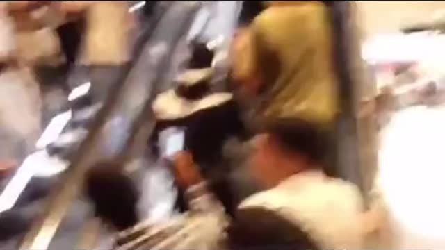 Police tried to arrest unvaccinated shoppers but got a Surprise of their own!!!