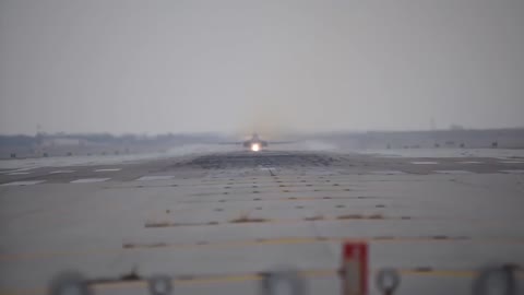 Stunning Video of B-1 Lancer in Action • Takeoff & Landing [Training Footage]10