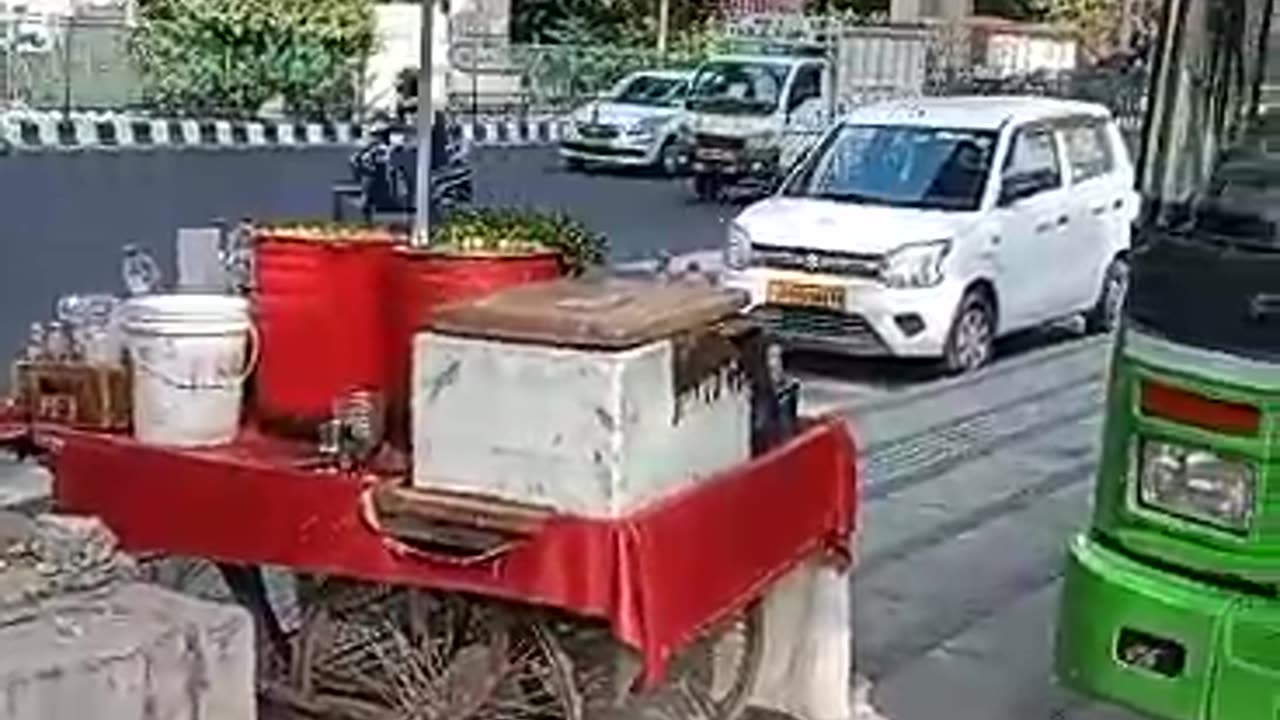 रेहड़ी पटरी वालों की गुंडागर्दी