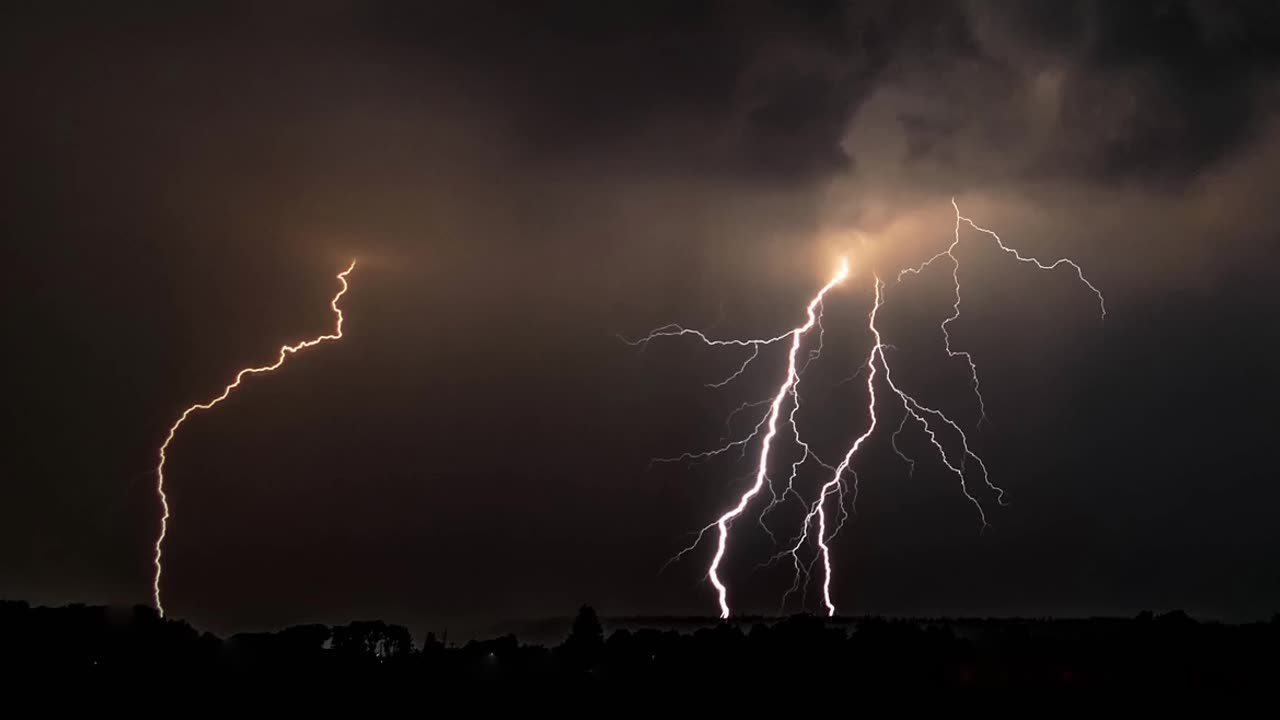 30 Minutes of Rain and Thunderstorm Sounds For Focus_ Relaxing and Sleep ⛈