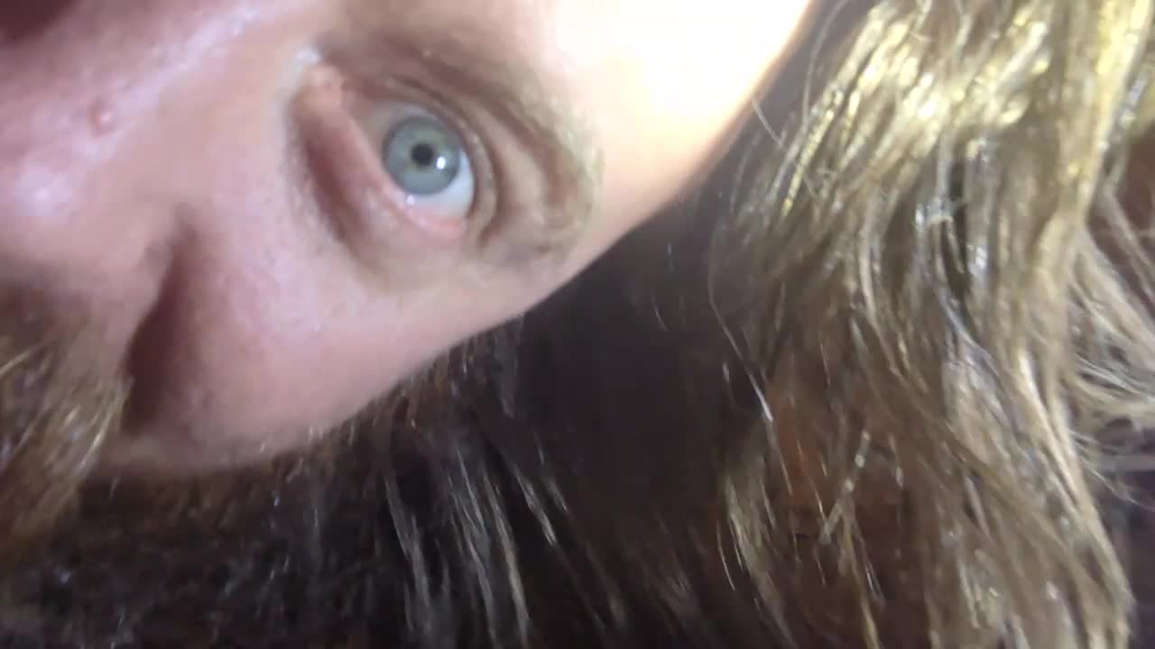 2022-11-30 (5) - Où est le lapin ? - Twitch Meutemediatique (clip)