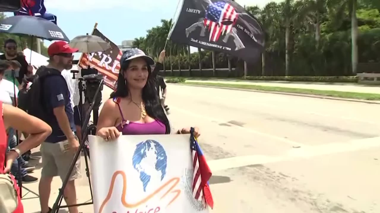 Meanwhile outside at Mar a Lago