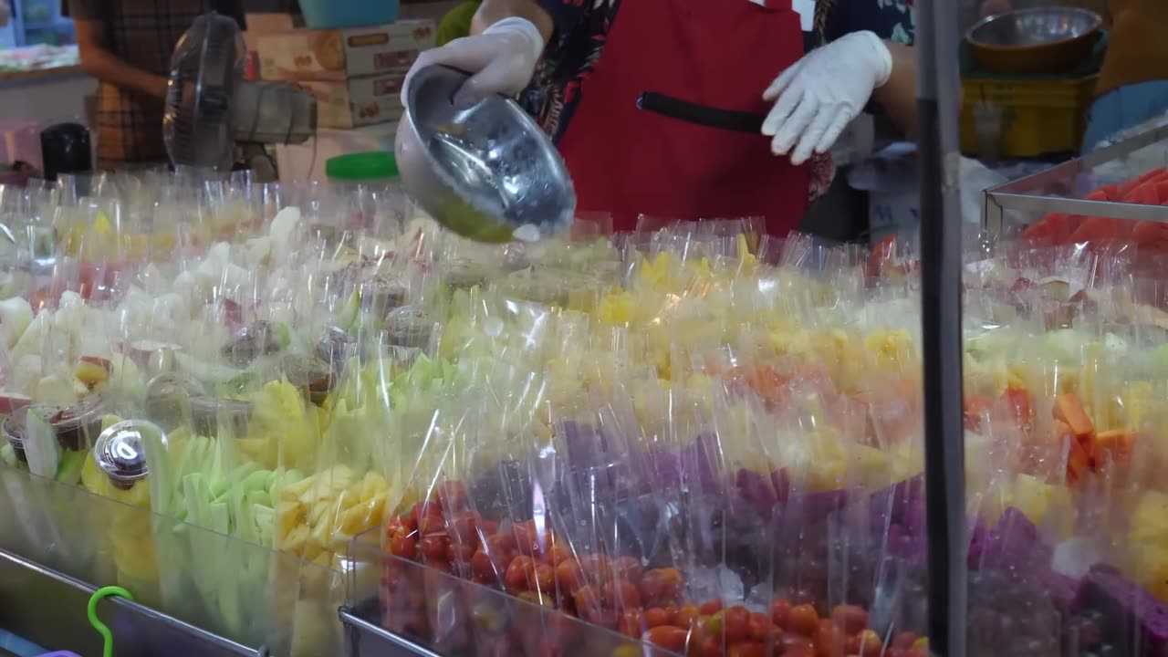 Jaw-Dropping Fruit Cutting Skills: Thai Street Food Mastery