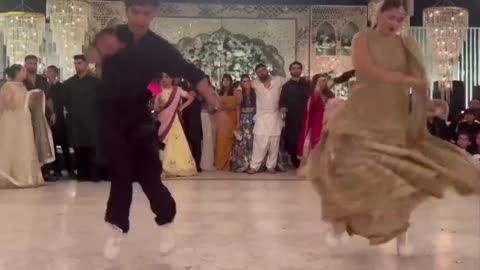 Beautiful Hania Amir Brilliant dance with her Boyfriend (MUST WATCH)