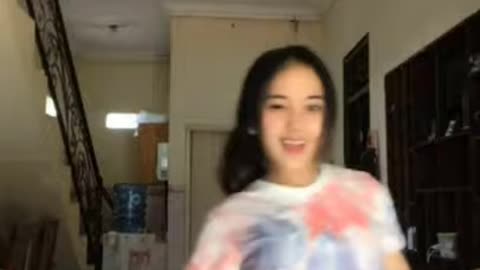 Beautiful girl dancing DJ dangdut tiktok