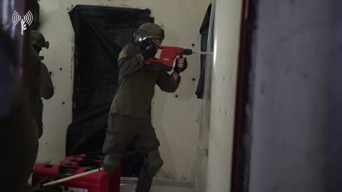 The IDF publishes footage of a controlled bombing of a house.