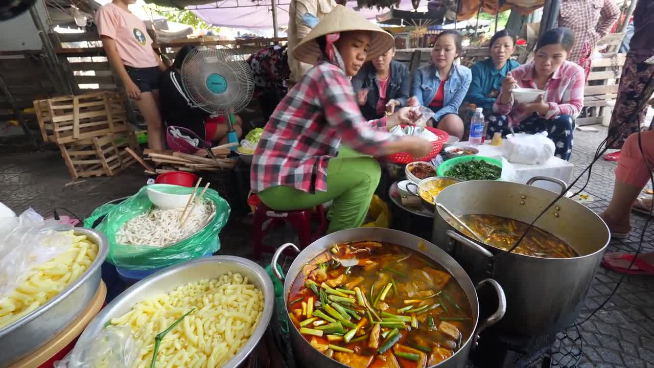 Huge Vietnam Street Food Tour | Most Unique Vietnam Street Food | Hue