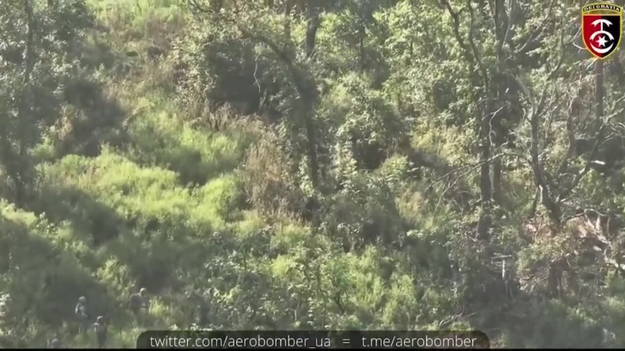 Ukrainian soldiers almost collided with a team of Russian soldiers