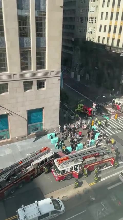 Flagship Tiffany's Store Burns