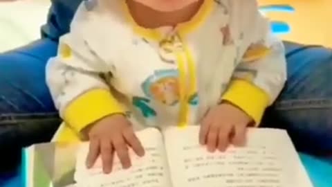 Funny baby study 😂