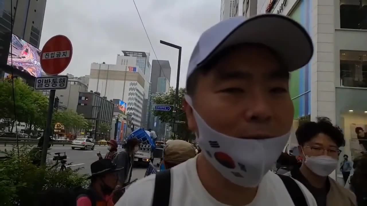 20210509_V3_S01(v5vUPs1_4bA)태극기 들고 현충원에 들어가지 못하게 한 이유는_ 올해 5월 5일 대한민국에서 생긴 일!