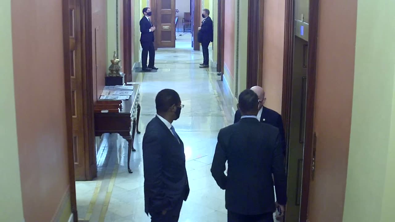 0263USCH02H227Hallway_2021-01-06_11h40min01s740ms.mp4