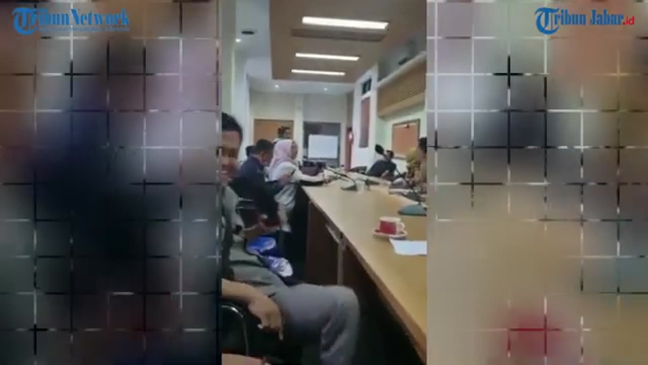 Kegaduhan Dikantor DPRD