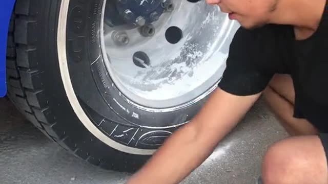 Tire polishing maintenance car repair repair maintenance