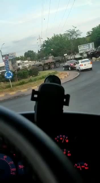 Polsko svoje zbraně na Ukrajinu vozí také přes Rumunsko