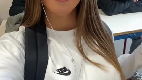 trop chou le geste pour pas qu’on voit la tête de ton collègue