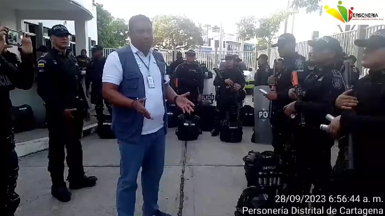 Encuentran bombas incendiarias en invasión Gustavo Petro