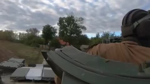 80th ODSHB is moving through Martynovka, Kursk region.