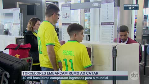 Torcedores brasileiros embarcam rumo ao Catar | SBT Brasil (18/11/22)