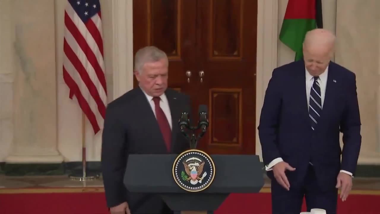 Biden's strange movements and confusion in the press conference with the King of Jordan