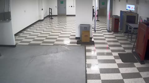 6127RHOBG3G3L4Lobby8Exterior_2021-01-06_13h00min01s097ms.mp4