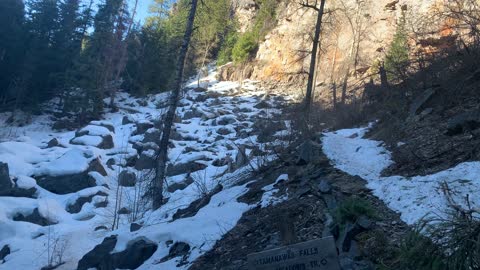 Approach to Epic Boulder Field – Tamanawas Falls – Mount Hood – Oregon – 4K