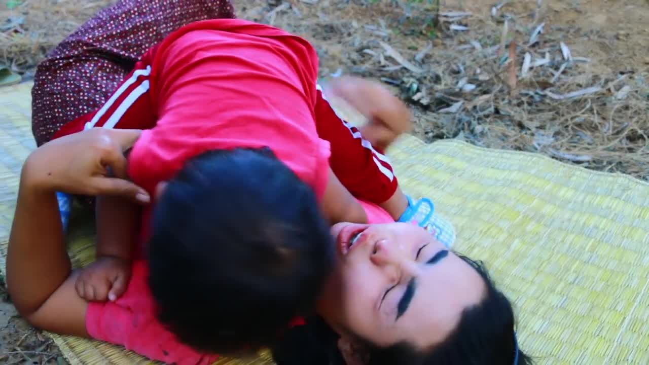 Wild Women - baby boy find pick Strawberry with mother by river - cooking food for dog-7