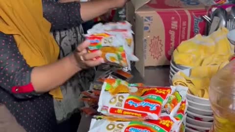 BORONG INDOMIE 1 KUALI!!