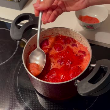 Enjoy your homemade strawberry marmalade!