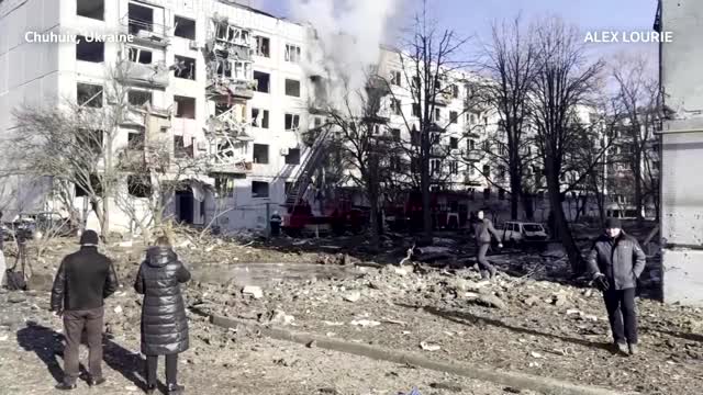 Civilian apartment buildings shelled in Kharkiv