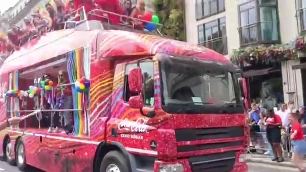 CLOWN WORLD 2023 — Climate Activists are now disrupting a Pride parade in London