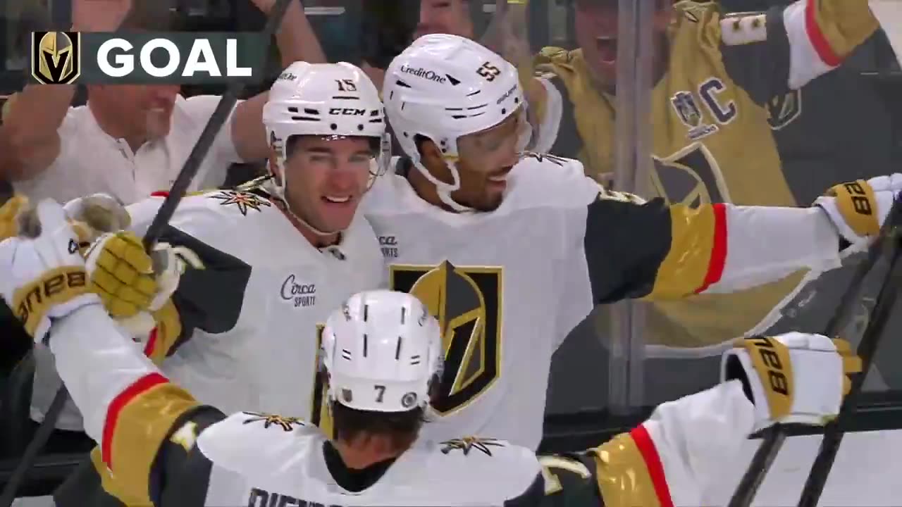 NHL - The @GoldenKnights get their first lead of the game with 2:11 to go in the third! 😳