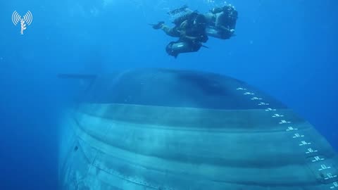 An Up Close Look At Secretive IDF Submarine