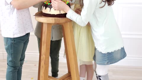 Babies are Celebrating their friend birthday,