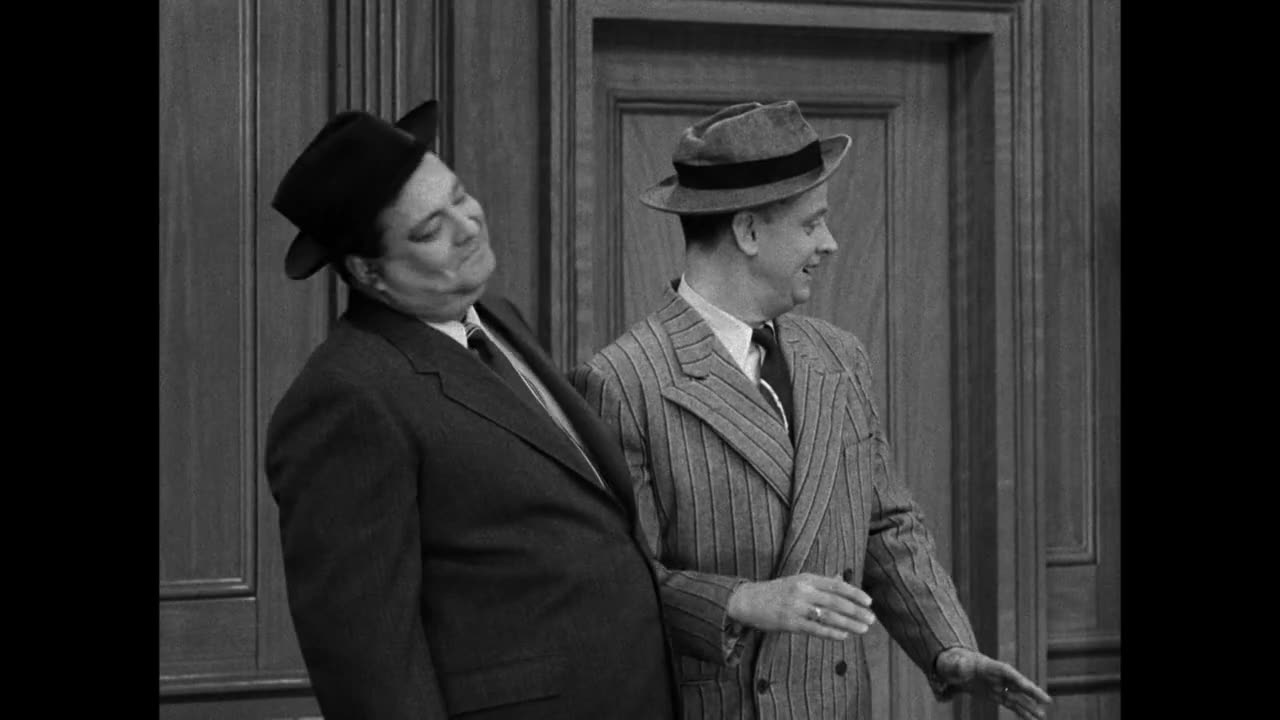 The Honeymooners: A Man's Pride - Episode 39 of 39