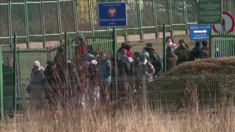 The anxious wait for relatives at Ukraine's border