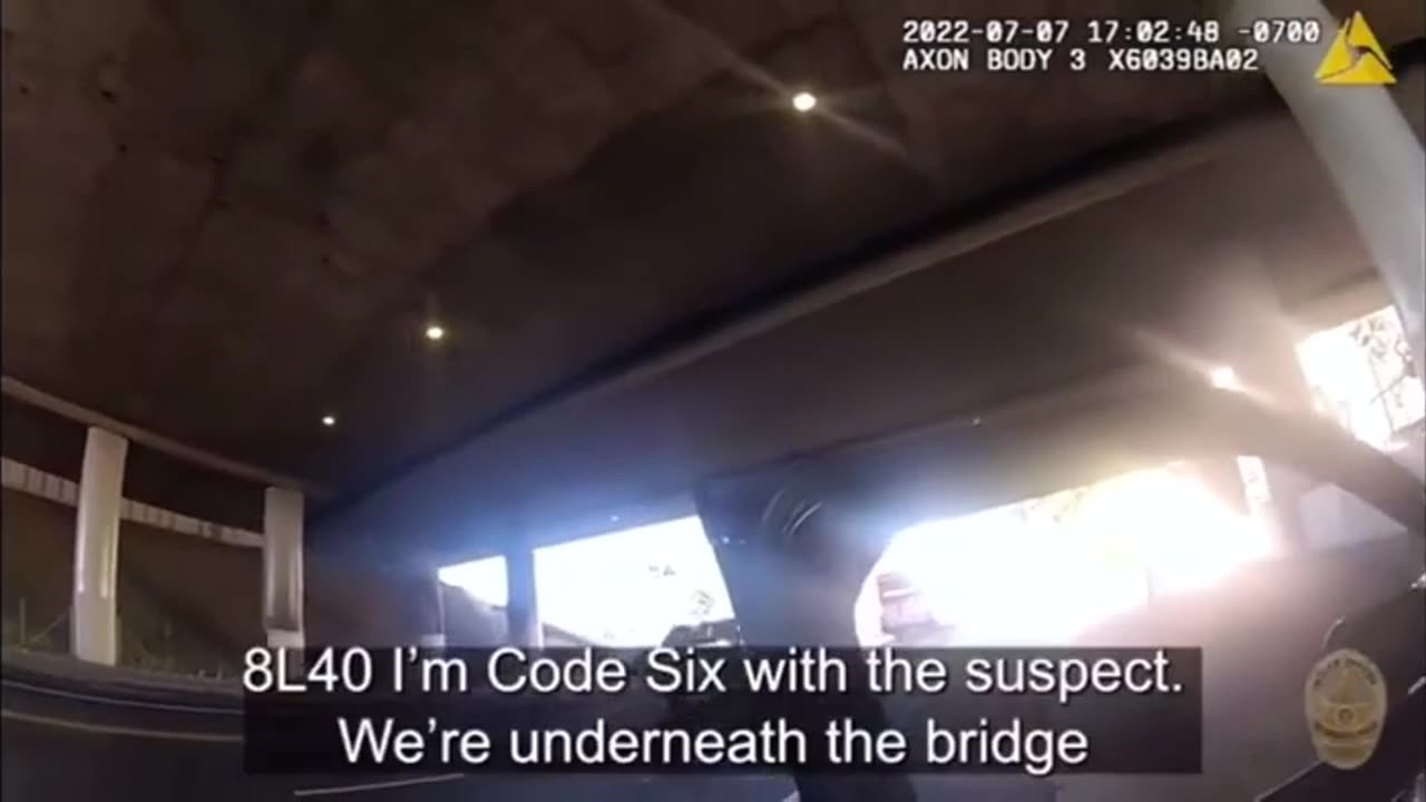 Man Charges at Cop with a Knife - BODYCAM