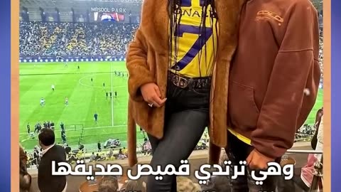 !!جورجينا صديقة كريستيانو رونالدو بعد ظهورها بقميص نادي النصر بالمقلوب تسخر من منتقدي لبسها العجيب