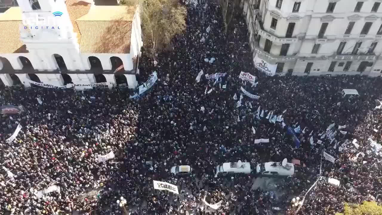 Massive demonstration in Buenos Aires, Argentina following assassination attempt on VP