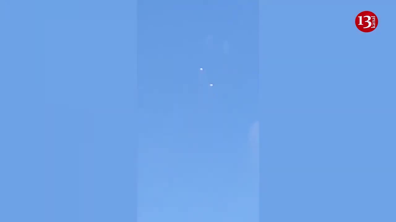 Ukrainian army released footage of Su-30M fighter jet shot down in Kharkiv - Pilots tried to escape