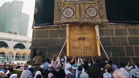 Breathtaking Views of Mecca and Masjid Al-Haram - A Glimpse from Above!