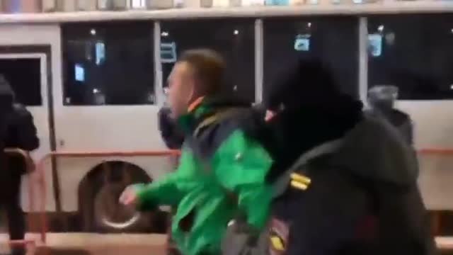 "Arrest Putin Not Me" - Anti-War Protester Yells as He is Getting Detained by Police